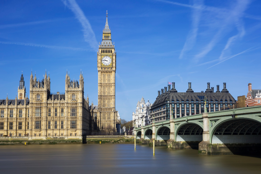 Tháp đồng hồ big ben.jpg